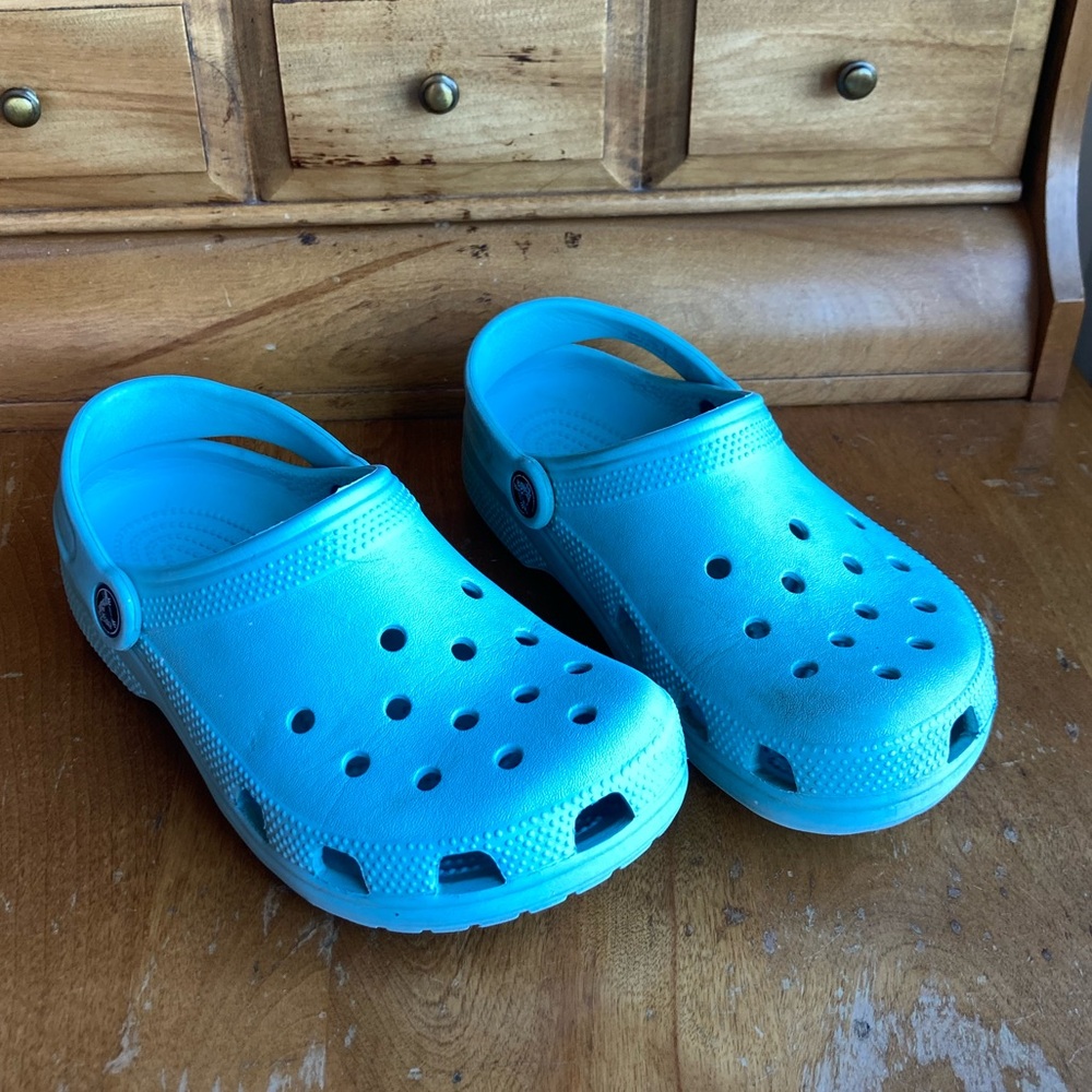 🩵💙 preloved CROCS Kids Aqua Water Shoes